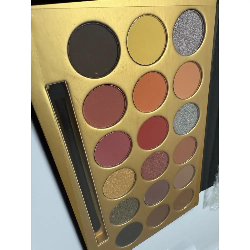 BeDenno 18 Color Eyeshadow Palette